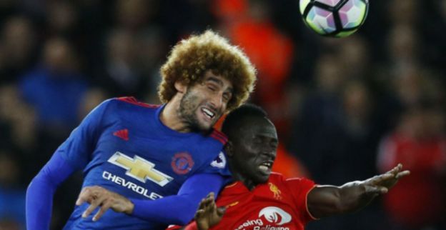 'Spelersgroep Man United woest op eigen achterban door splijtzwam Fellaini'