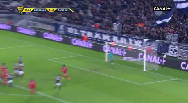 GOAL! Meunier ziet Di Maria met een weergaloze vrije trap imponeren!