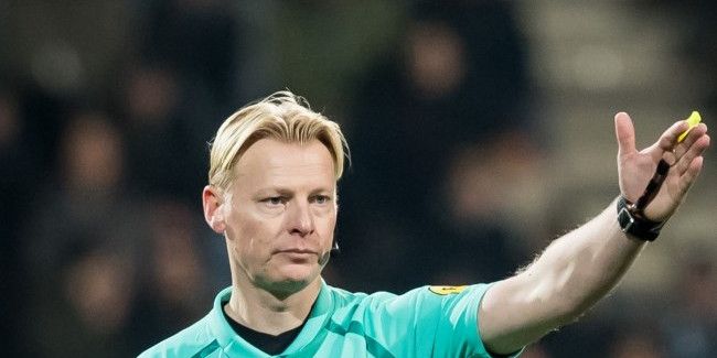Blom fluit wedstrijd waar Feyenoord - Ajax niets bij is: Afbeelding: Blom fluit wedstrijd waar Feyenoord - Ajax niets bij is: