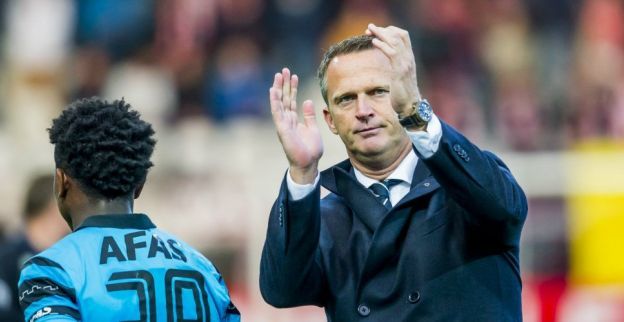 Van den Brom weet van vormdip Lyon: 'Zij zitten beetje in een crisis'