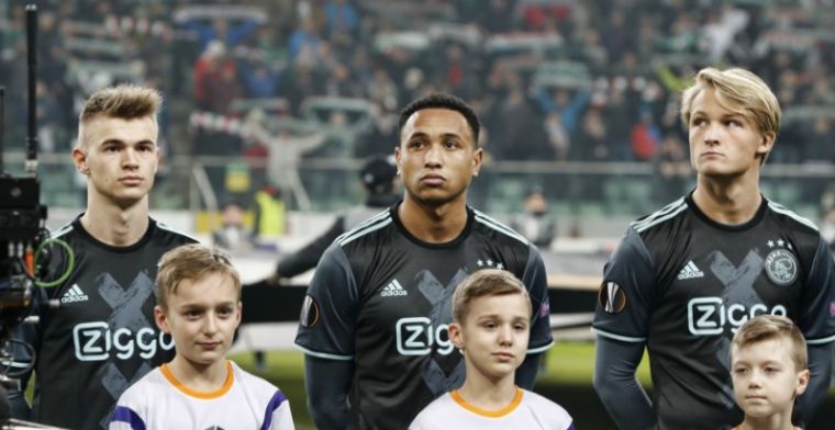Kranten reppen van 'schande' rond Ajax: 'Arbiters spenderen duizenden euro's'