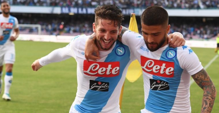 Onschuldige lunch of verklapte transfer? Mertens eet met spelers van Chelsea