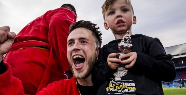 Bizar: Van Wolfswinkel omsingeld door fans van Sporting Portugal na oefenduel