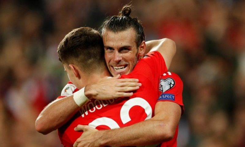 Oekraïne koploper door blunders arbitrage; zeventienjarige debutant redt Wales Afbeelding: Oekraïne koploper door blunders arbitrage; zeventienjarige debutant redt Wales