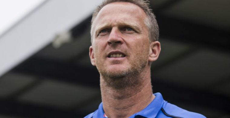Kansloze Feyenoord-nederlaag doet Van den Brom pijn: Toen ben ik gaan zappen
