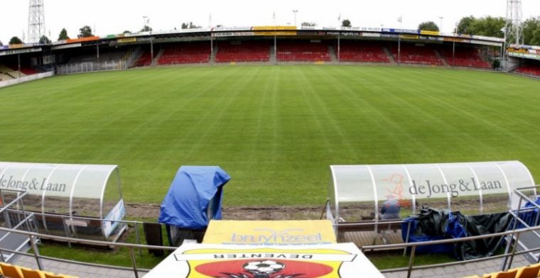 Ongeregeldheden in Zwolle: 46 fans in de boeien geslagen, treinstel vernield