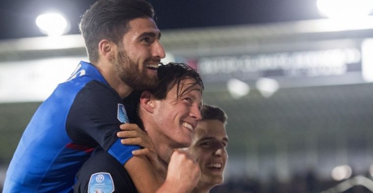 AZ outsider voor titel: 'Goede backs, uitblinkende middenvelders, lastige spits'