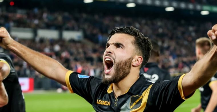 Arbiter Kamphuis geeft penalty aan Feyenoord: 'Ongelooflijk, het was er geen'