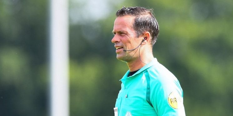 Nijhuis: 'Op een gegeven moment komt Zlatan op zijn slippers: ref, okay?'