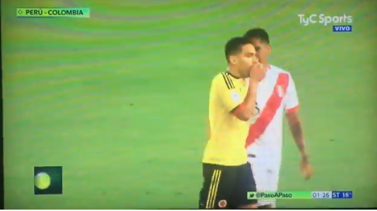 Opvallende beelden: Falcao en Tapia gooien het overduidelijk op akkoordje