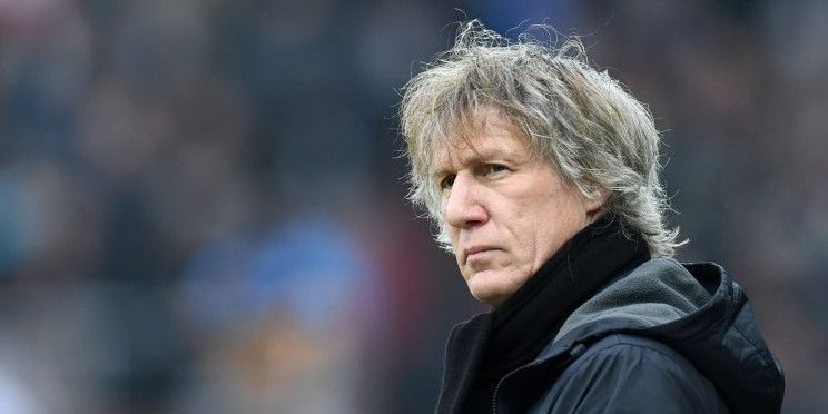 Verbeek voorspelt Eredivisie-kampioen: 'Voetbal zag er niet uit, maar geen paniek'
