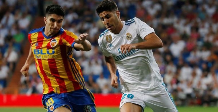 El Valencia puede verse obligado a vender a Carlos Soler en verano