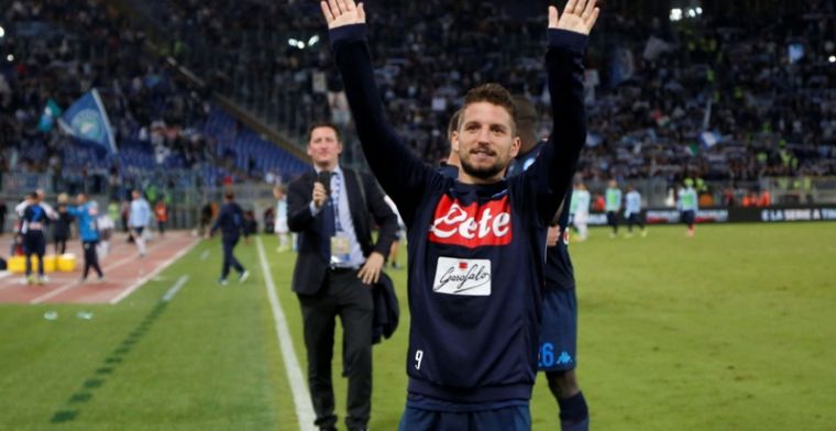 HAHA! Napoli kroont Mertens nu écht tot een koning!