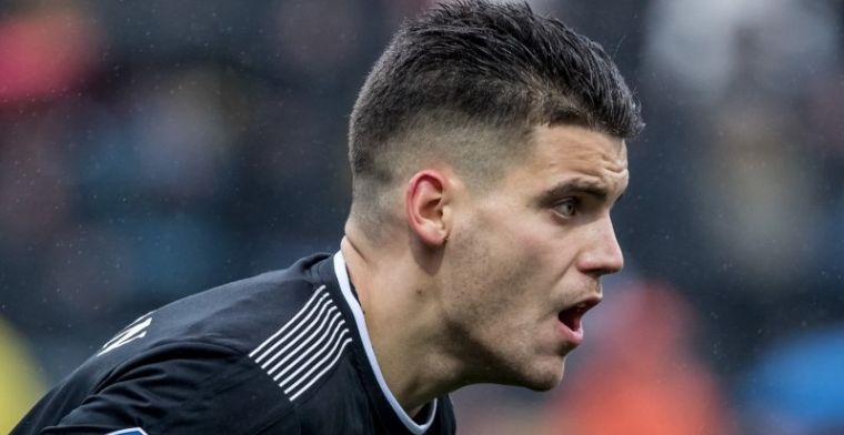 Mentale klap voor keeper: 'Al komt Van der Sar terug, ik geef nooit op'