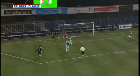 PSV-talent Malen maakt indruk met knap doelpunt tegen FC Dordrecht