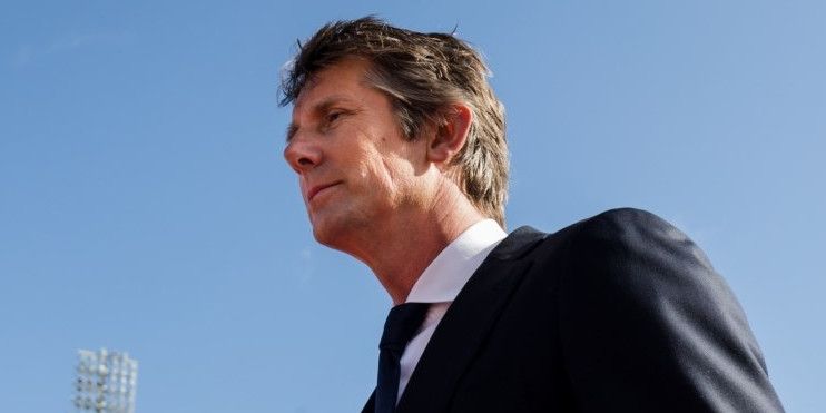 'Word je ook geen kampioen, dan denk ik dat Van der Sar de stekker eruit trekt'