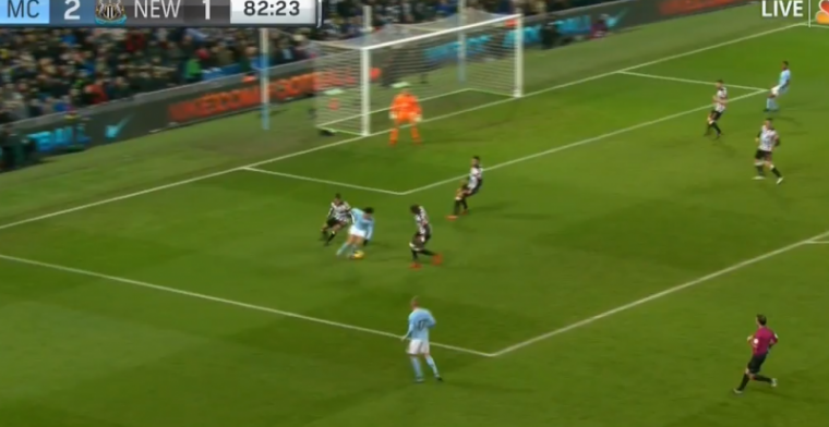 GOAL! Perfecte hattrick Agüero voor Man City na wereldassist van Sané