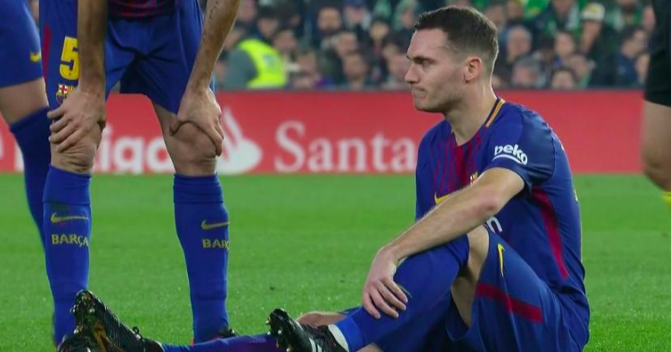 ÚLTIMA HORA | Thomas Vermaelen notó un latigazo y tuvo que abandonar el césped