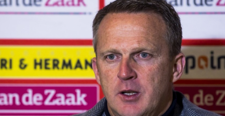 Van den Brom over 'cement tussen de stenen' van AZ: 'Zo nog nooit gezien'