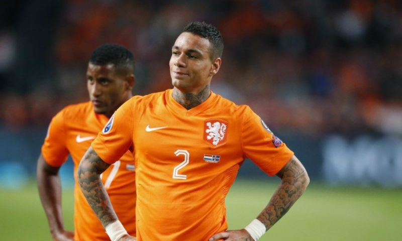 Van der Wiel klaar met meningen: 'Zat om beoordeeld te worden op Instagram-foto's' Afbeelding: Van der Wiel klaar met meningen: 'Zat om beoordeeld te worden op Instagram-foto's'