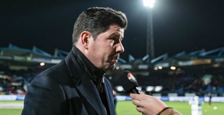 'Opmerkelijke situatie bij Willem II: Van de Looi geeft duw aan verslaggever'