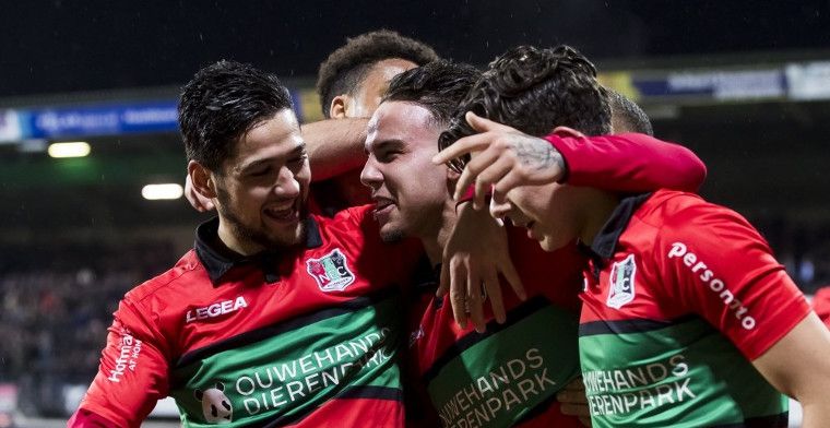 Jong Ajax geeft koppositie uit handen na verrassende nederlaag