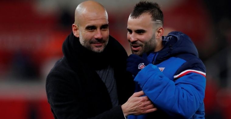 Pep Guardiola no abandona el lazo amarillo después de la sanción ejemplar