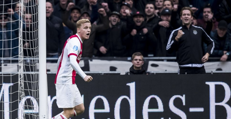 Van de Beek richt zich tot 'te lieve' ploeggenoten: 'Leeftijd maakt niet uit'