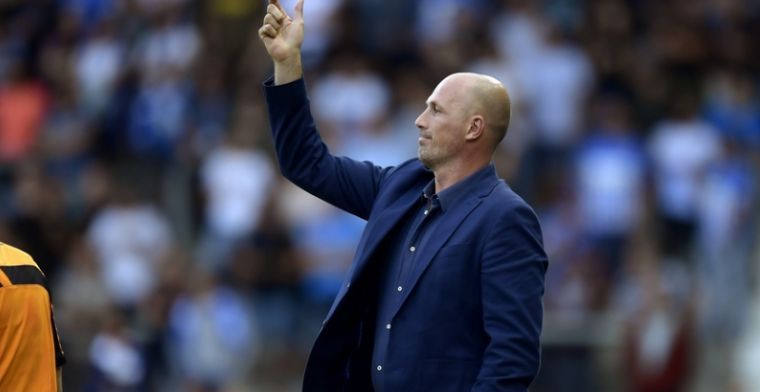 Clement op de vingers getikt: 'Deed denken aan de assistent-trainer van Club'