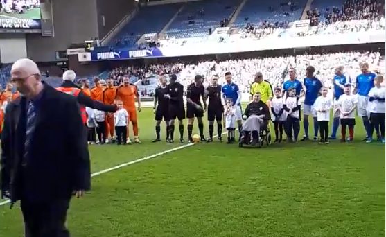 Immens populaire Ricksen krijgt gigantisch applaus bij Rangers-terugkeer