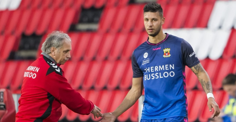 Boze verdediger haalt trainer door de mangel: 'Hij zet het hele team voor schut'