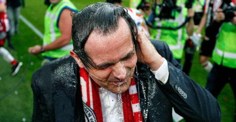 Cocu nog niet klaar na derde kampioenschap: Ik heb gewoon een contract