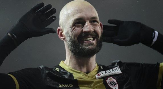 Uitgaande transfer op til bij Antwerp? Neergelegd bij de situatie