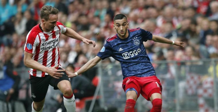 Opvallend: Ajax-fans zijn het niet eens en fluiten Ziyech uit en zingen hem toe