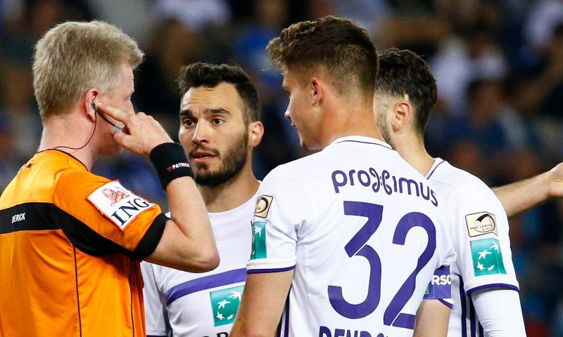 Article image Afbeelding: VAR opnieuw onder vuur: 'Dit kan ook alleen maar tegen Anderlecht'