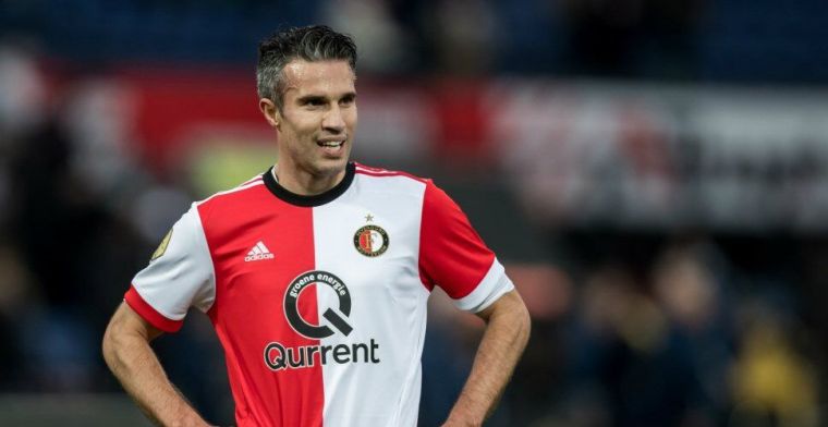 'Van Persie nodigde journalisten uit en maakt beslissing om 00.30 uur bekend'