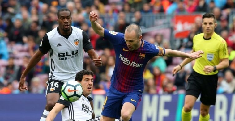 Once heridos al caerse una valla durante una entrevista a Andrés Iniesta