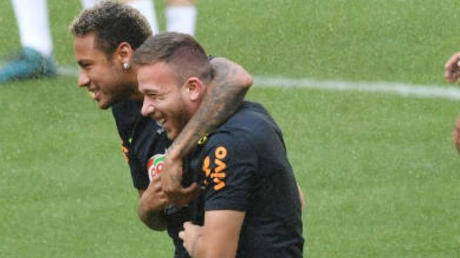 El Barça quiere que llegue en verano si se va un centrocampista