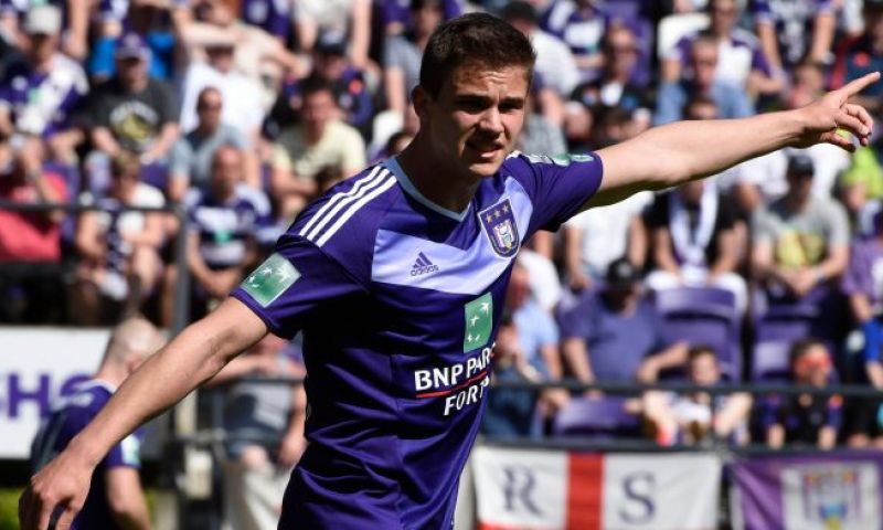 'Onverwachte club duikt op voor handtekening van Dendoncker' Afbeelding: 'Onverwachte club duikt op voor handtekening van Dendoncker'