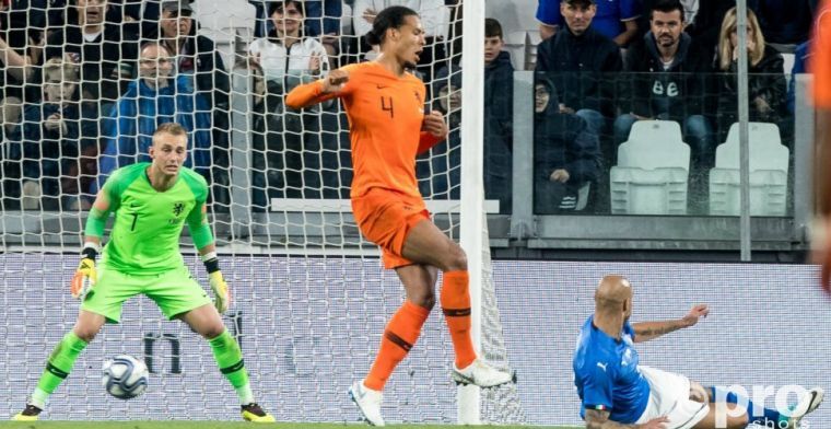 Van Dijk bekritiseerd door oud-hockeyer: 'Verkeerd signaal naar de Oranje-spelers'