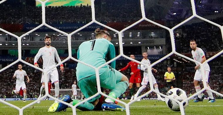 Kepa sale en defensa de De Gea tras sus fallos ante Portugal