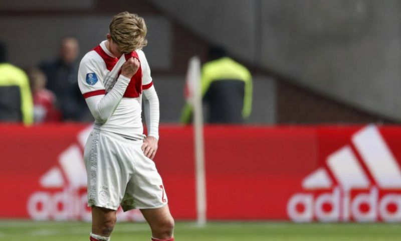 Blessurenieuws bij Ajax: rentree De Jong laat voorlopig op zich wachten Afbeelding: Blessurenieuws bij Ajax: rentree De Jong laat voorlopig op zich wachten