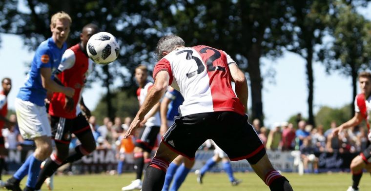 Feyenoord komt na rust op stoom en wint eerste oefenduel met grote cijfers