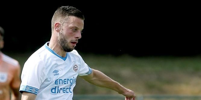 'Dit is mijn derde seizoen bij PSV, ik wil er graag staan. Ik heb er zin in'