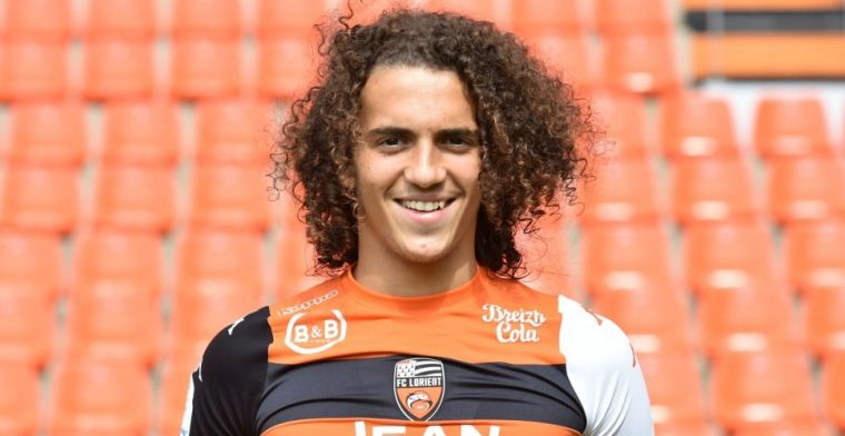 Arsenal slaat weer toe en presenteert vijfde zomeraanwinst van Emery