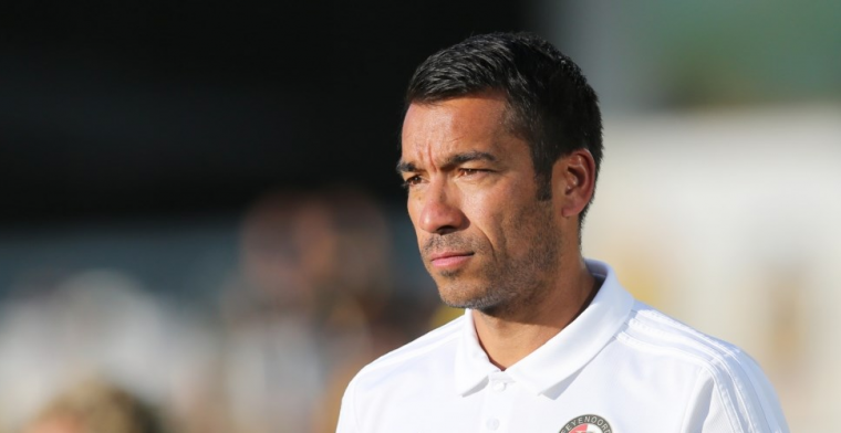 Van Bronckhorst: Soms hoor je of lees je dingen die je niet wist