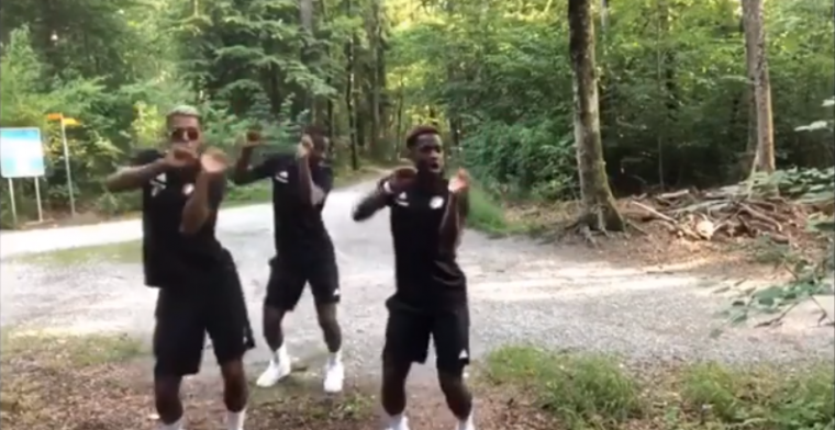 Feyenoord-drietal laat sensuele synchrone dansmoves zien in de bossen