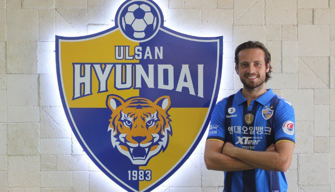OFFICIEEL: Manchester City stuurt ex-speler van AA Gent naar Zuid-Korea