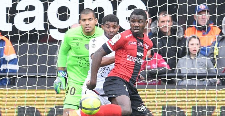 El Olympique de Lyon se interesa por uno de los centrales del FC Barcelona