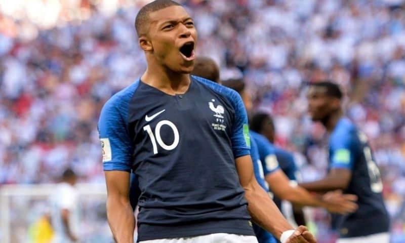 Mbappé se ve favorito para el Balón de Oro y se olvida de Messi